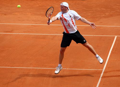  杜塞尔多夫定位球显威，精准打击敲开胜利之门