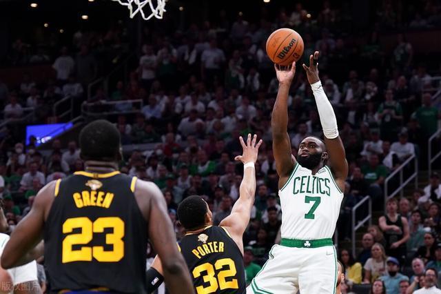  凯尔特人末节逆转篮网，塔图姆准三双定乾坤